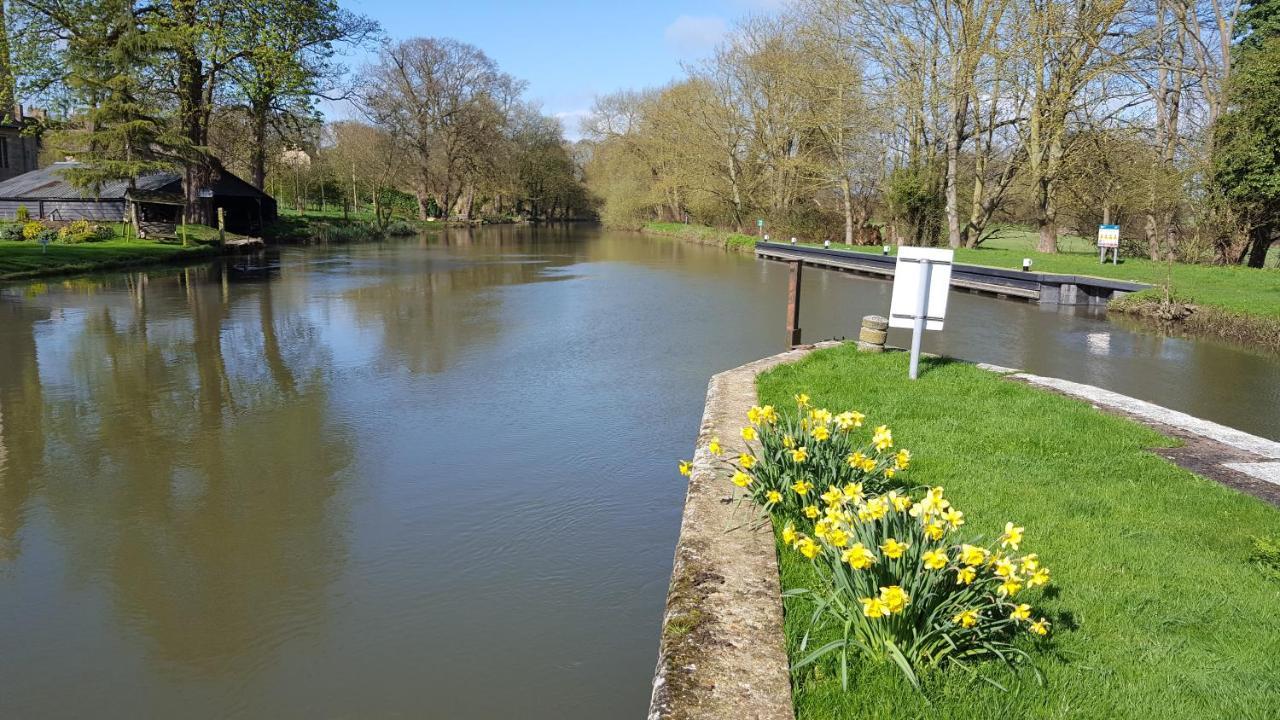 River Nene Cottages Water Newton Eksteriør bilde