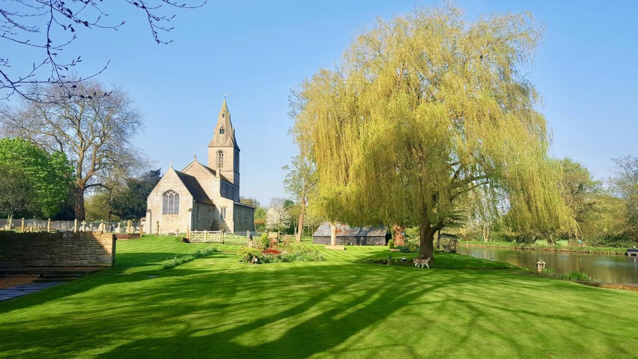 River Nene Cottages Water Newton Eksteriør bilde