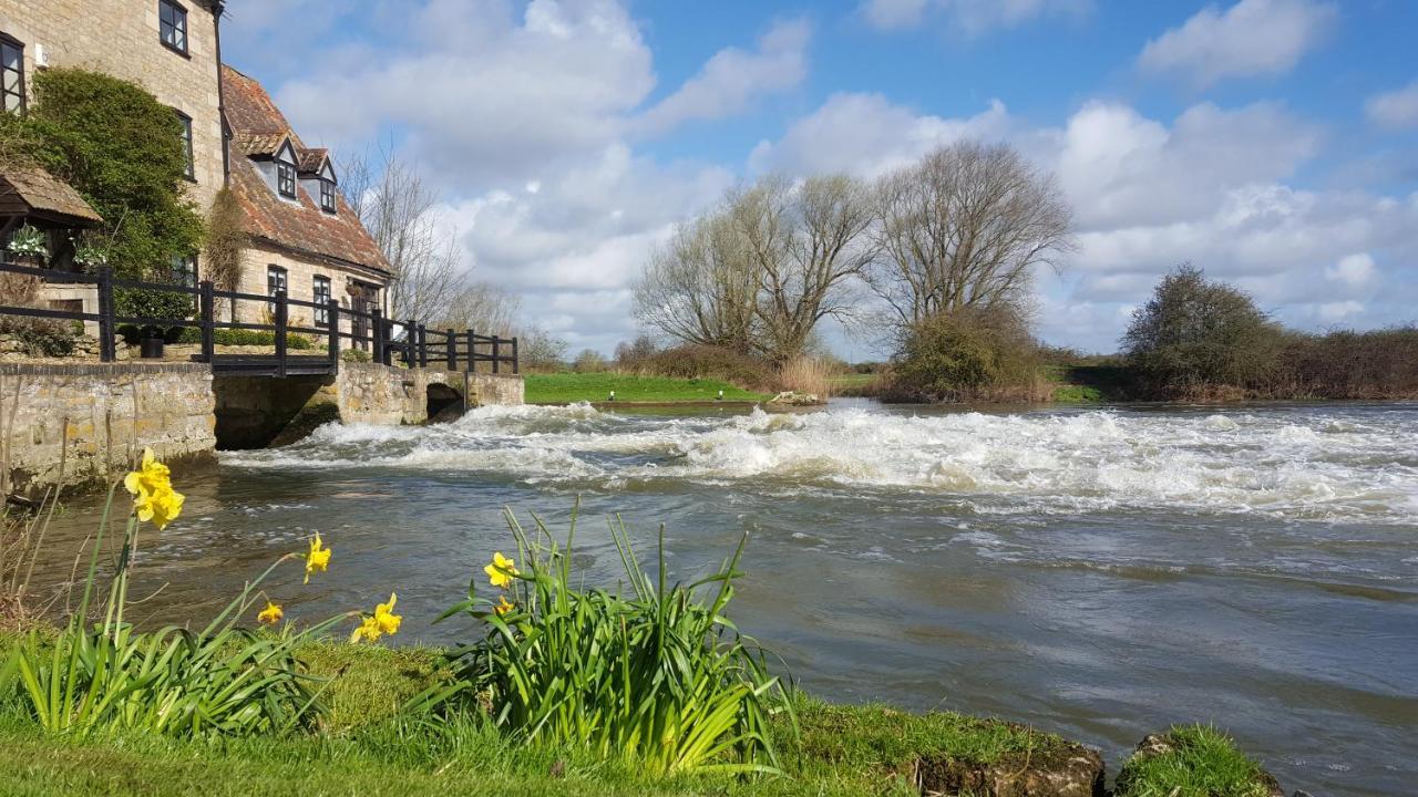 River Nene Cottages Water Newton Eksteriør bilde